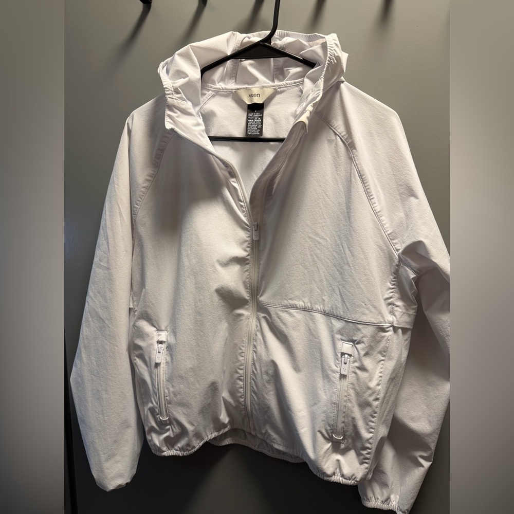 Vuori Women’s Renew Trainer Shell White Hooded Zip-Up Jacket. BRAND NEW.
